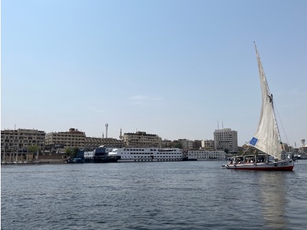 Balade en felouque (felouque à droite).